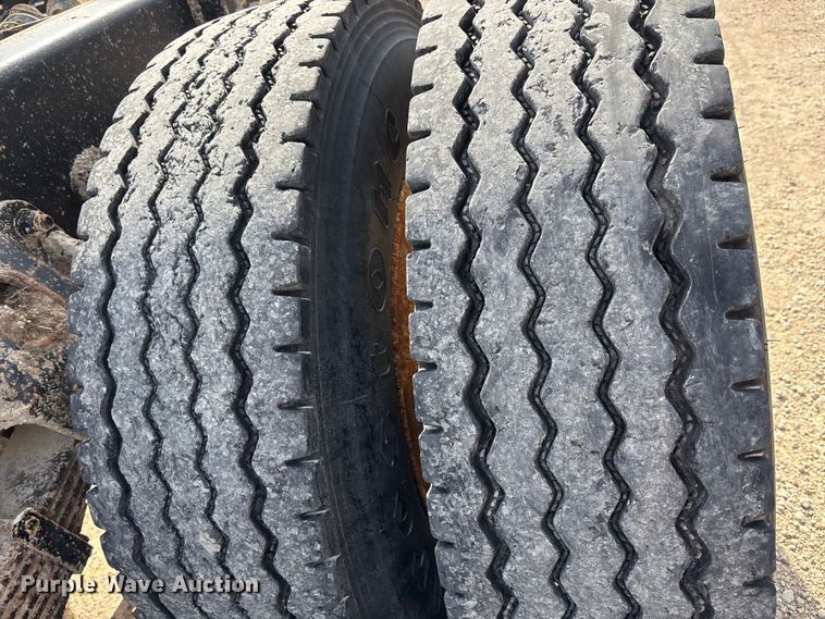 image for item FI0854 2002 Sterling LT8500 semi truck