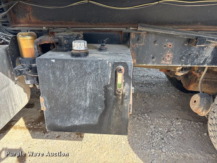 image for item FI0855 2006 International 7600 dump truck