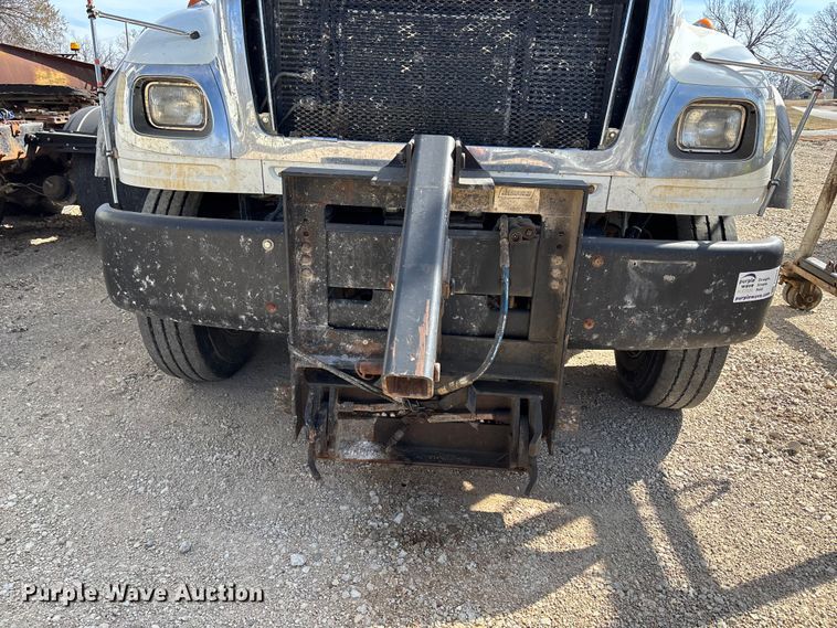 image for item FI0855 2006 International 7600 dump truck