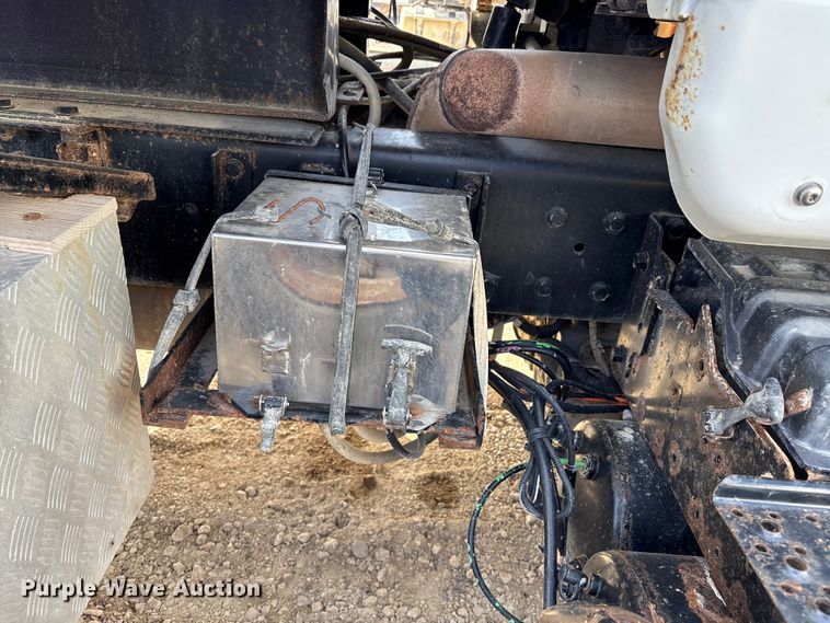 image for item FI0855 2006 International 7600 dump truck