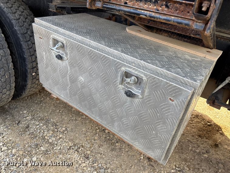 image for item FI0855 2006 International 7600 dump truck