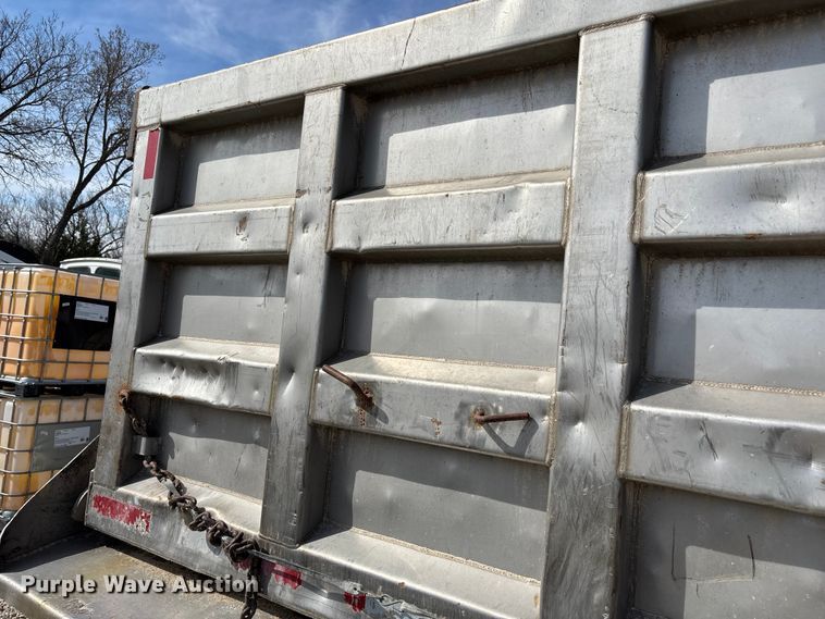 image for item FI0855 2006 International 7600 dump truck