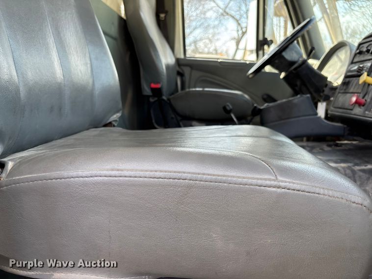 image for item FI0855 2006 International 7600 dump truck