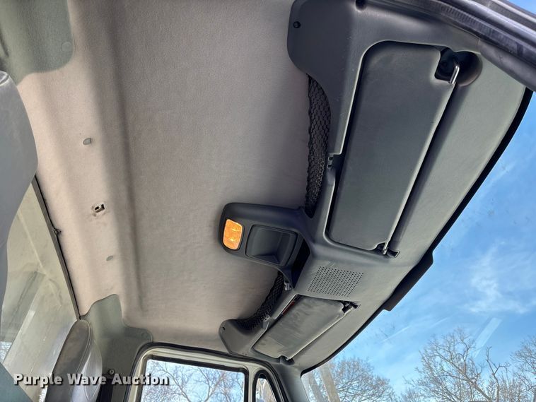 image for item FI0855 2006 International 7600 dump truck