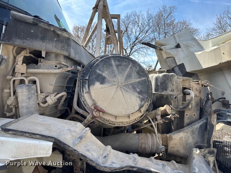 image for item FI0855 2006 International 7600 dump truck