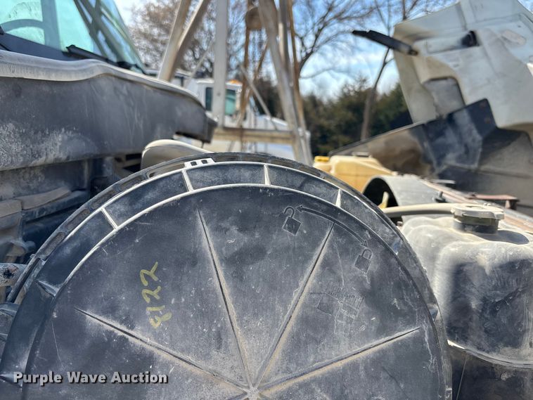 image for item FI0855 2006 International 7600 dump truck