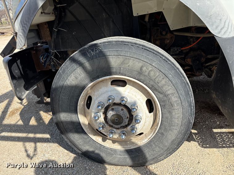 image for item FI0855 2006 International 7600 dump truck