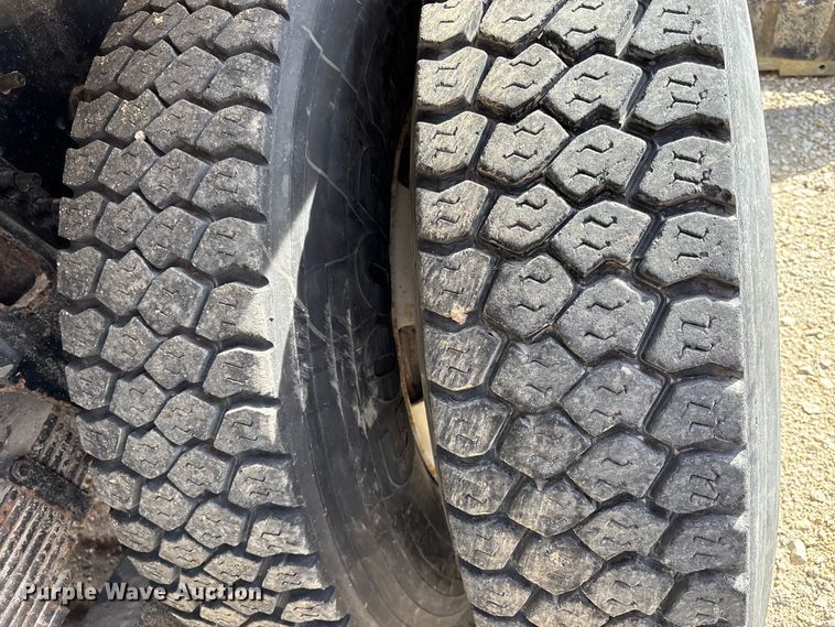 image for item FI0855 2006 International 7600 dump truck