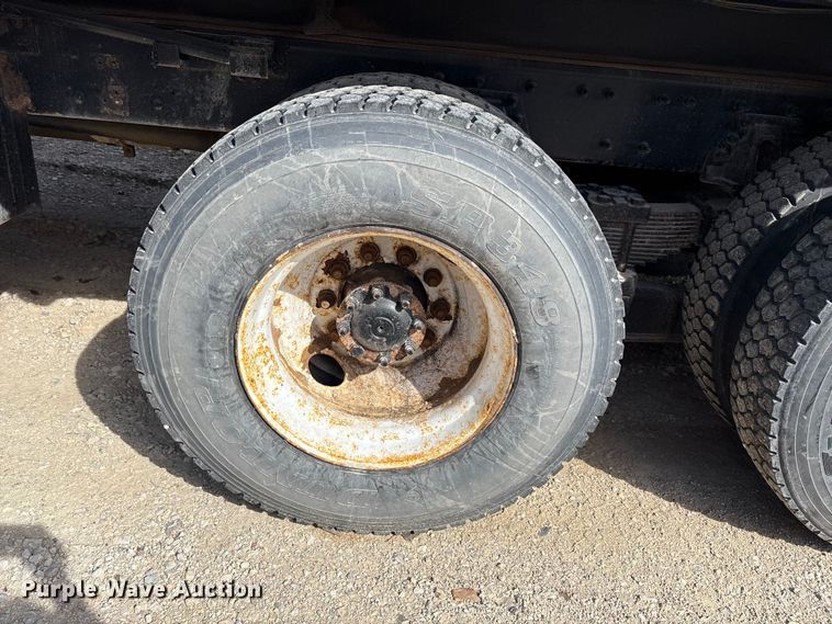 image for item FI0855 2006 International 7600 dump truck