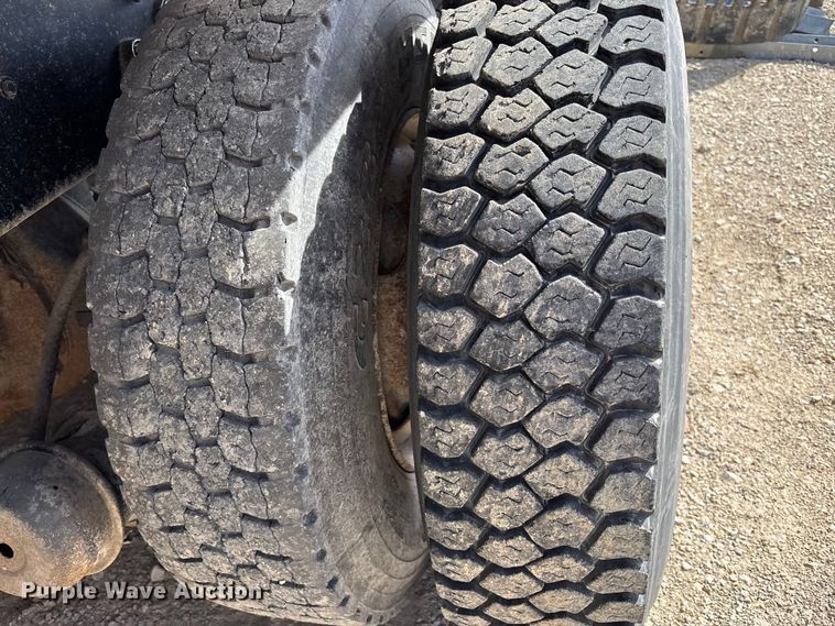 image for item FI0855 2006 International 7600 dump truck