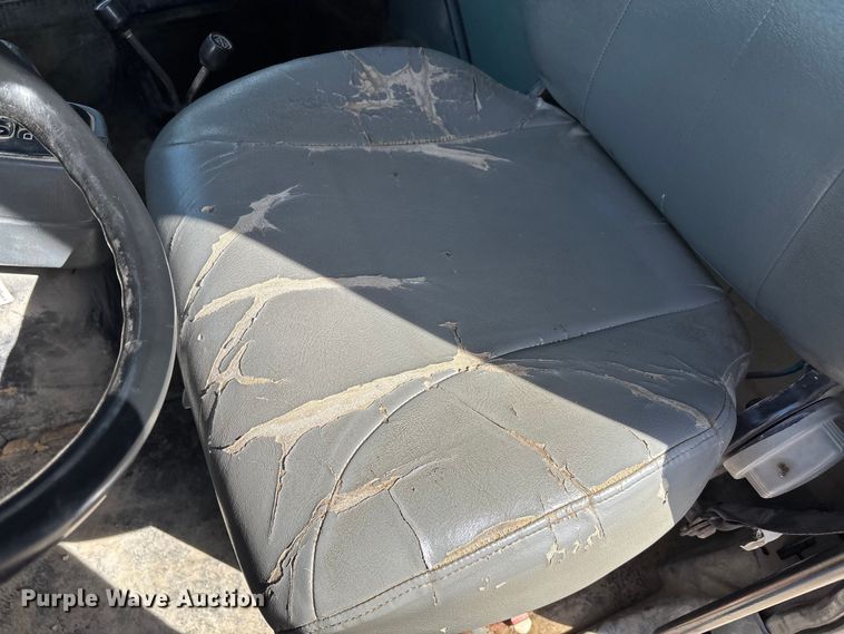 image for item FI0855 2006 International 7600 dump truck