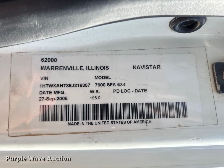 image for item FI0855 2006 International 7600 dump truck