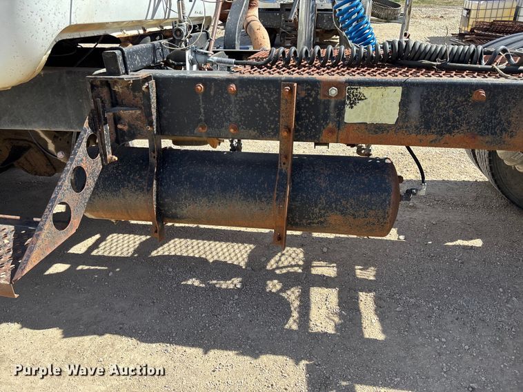 image for item FI0856 1988 Mack R690ST semi truck