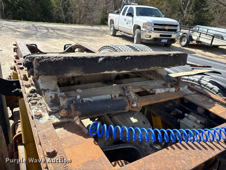 image for item FI0856 1988 Mack R690ST semi truck