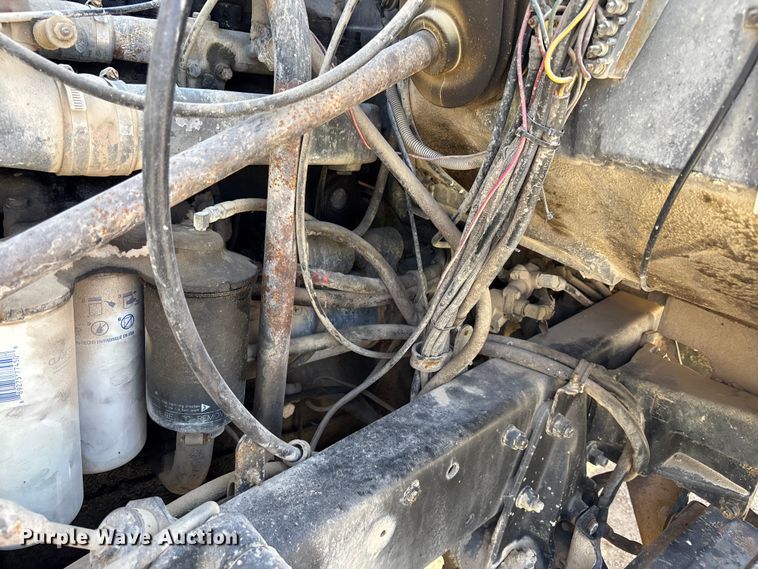 image for item FI0856 1988 Mack R690ST semi truck