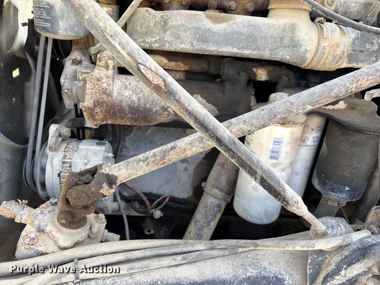 image for item FI0856 1988 Mack R690ST semi truck