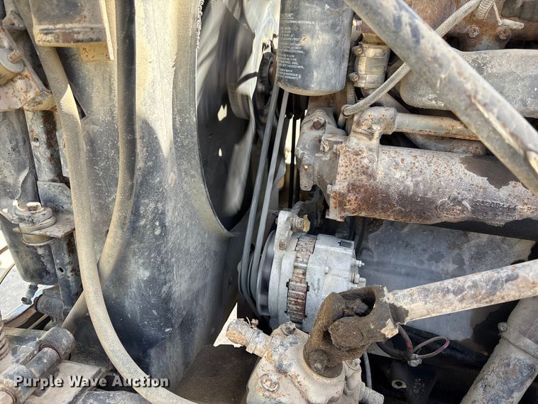 image for item FI0856 1988 Mack R690ST semi truck