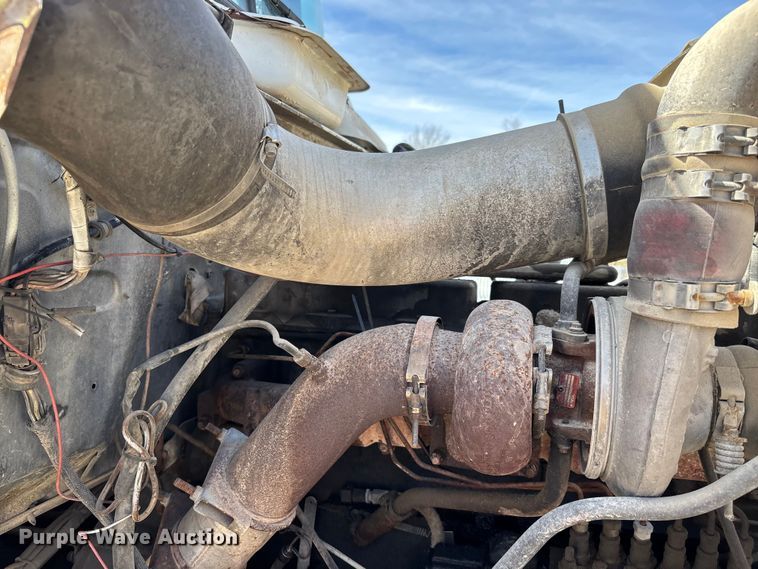 image for item FI0856 1988 Mack R690ST semi truck