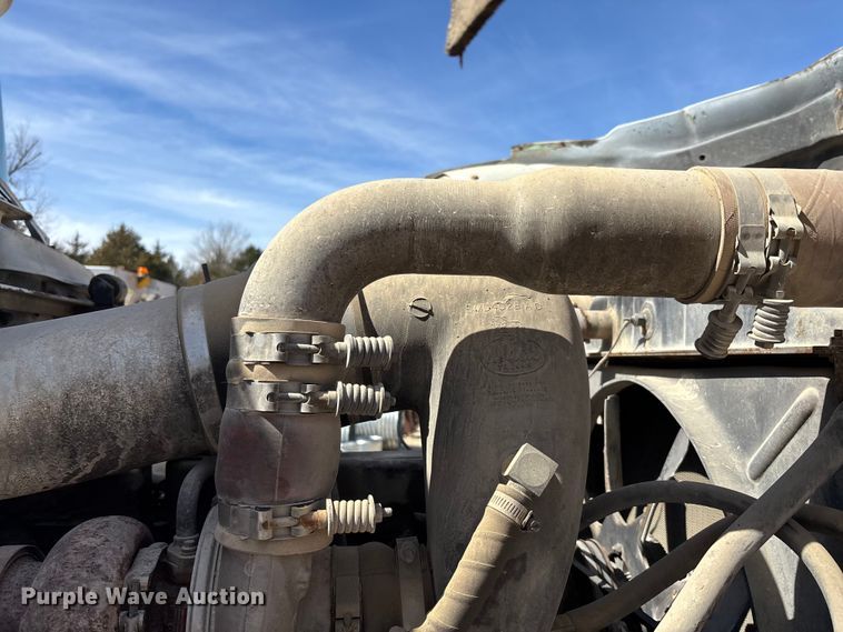 image for item FI0856 1988 Mack R690ST semi truck