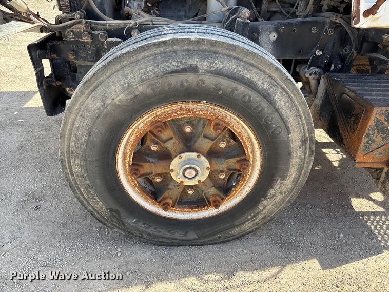 image for item FI0856 1988 Mack R690ST semi truck