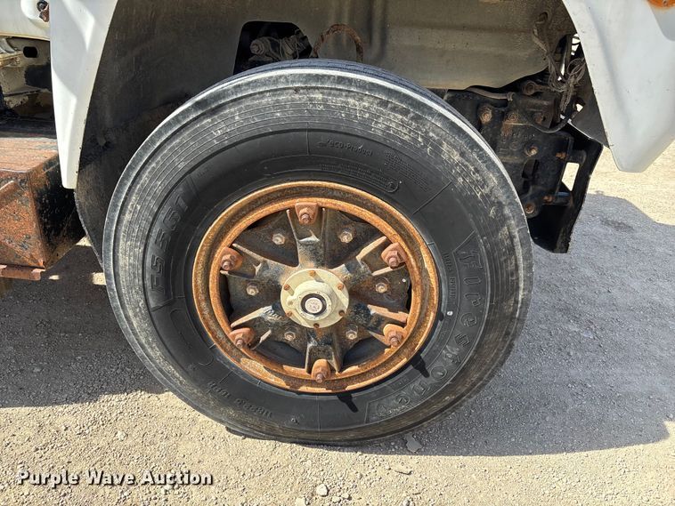 image for item FI0856 1988 Mack R690ST semi truck