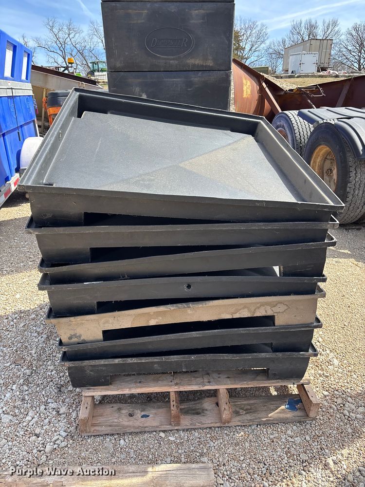 image for item FI0857 2017 Alley Cat 17018  recycling trailer