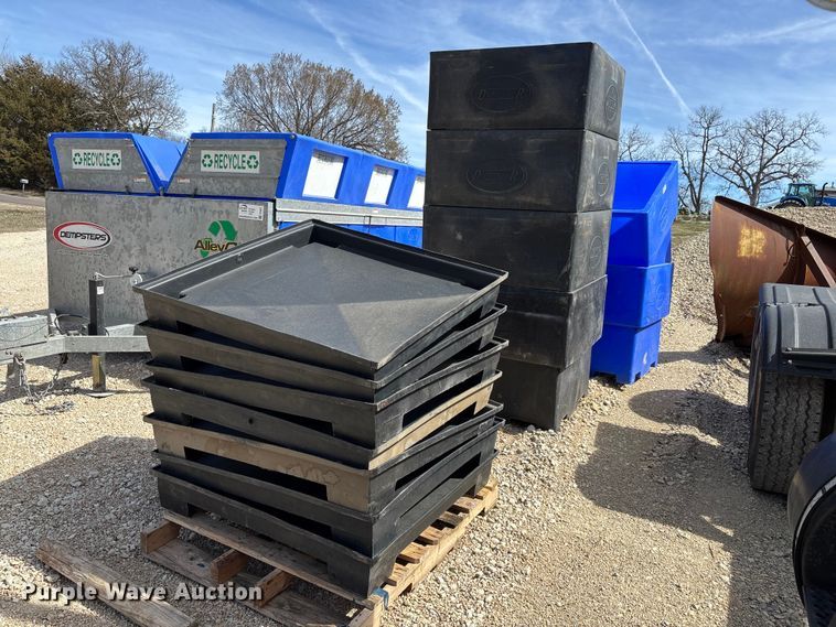 image for item FI0857 2017 Alley Cat 17018  recycling trailer