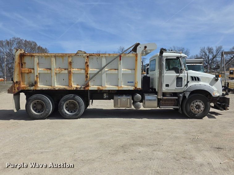 image for item FI0858 2012 Mack GU813 dump truck