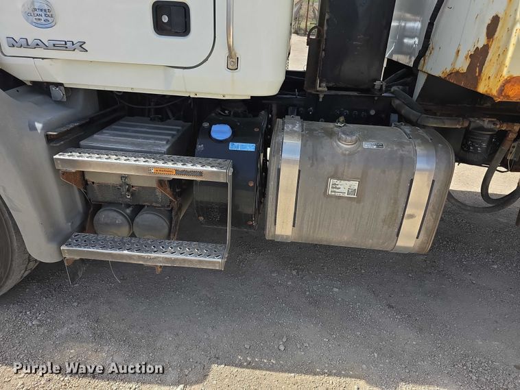 image for item FI0858 2012 Mack GU813 dump truck