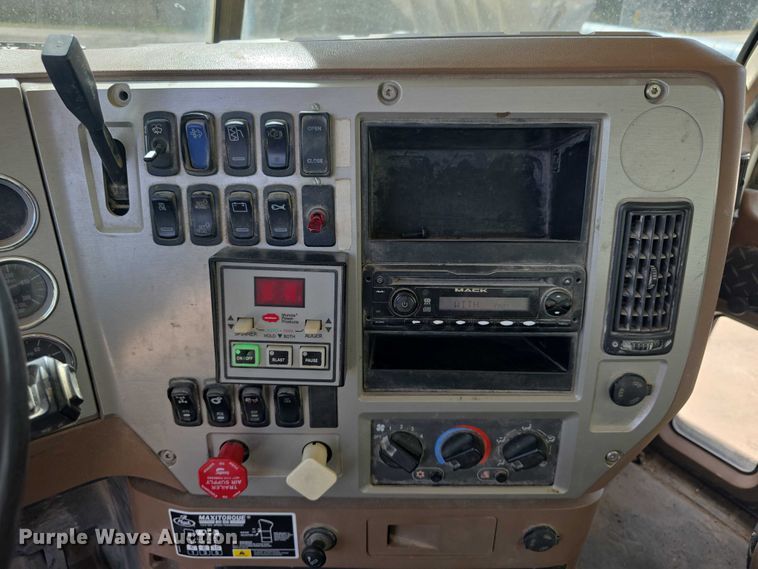 image for item FI0858 2012 Mack GU813 dump truck