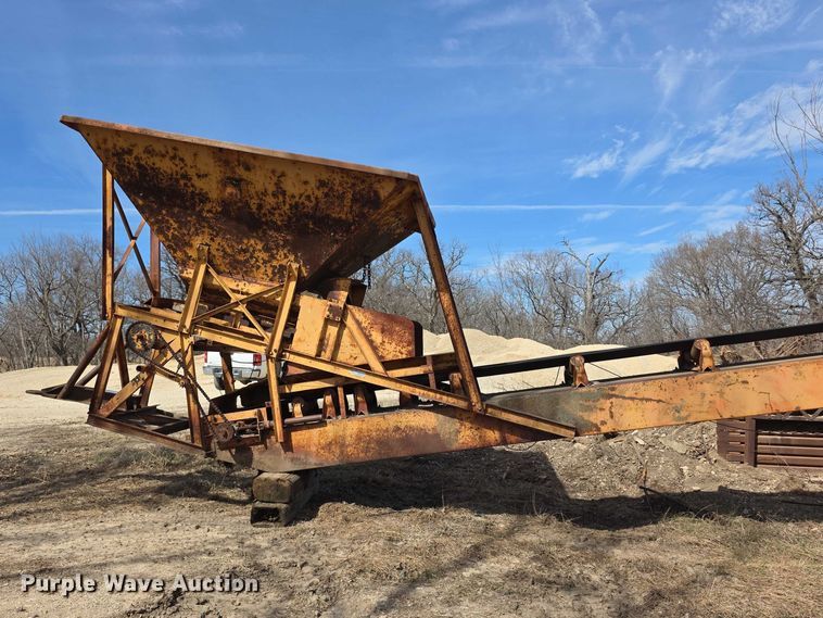 image for item FI0859 Kolberg  224-P vibrating rock screen