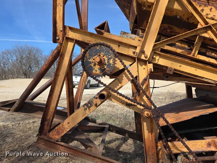 image for item FI0859 Kolberg  224-P vibrating rock screen