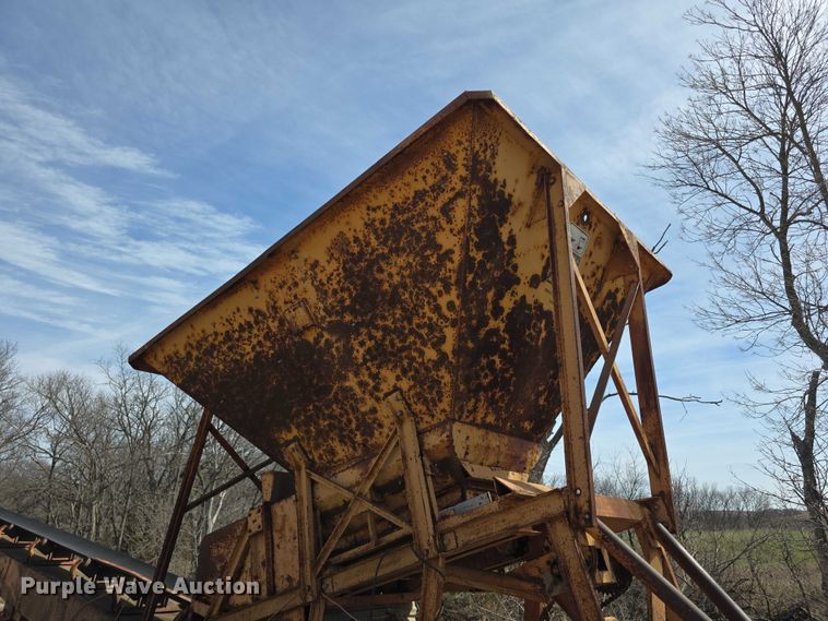 image for item FI0859 Kolberg  224-P vibrating rock screen