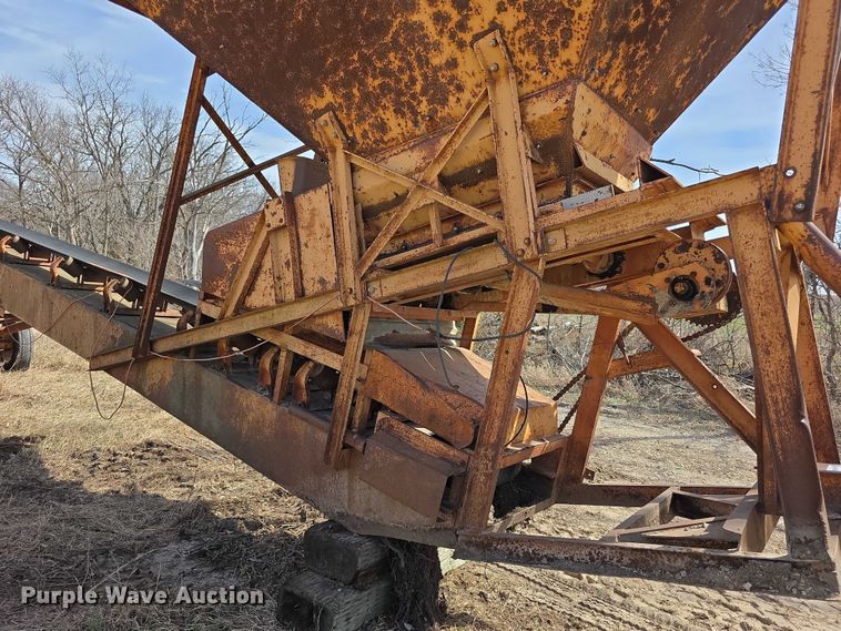 image for item FI0859 Kolberg  224-P vibrating rock screen