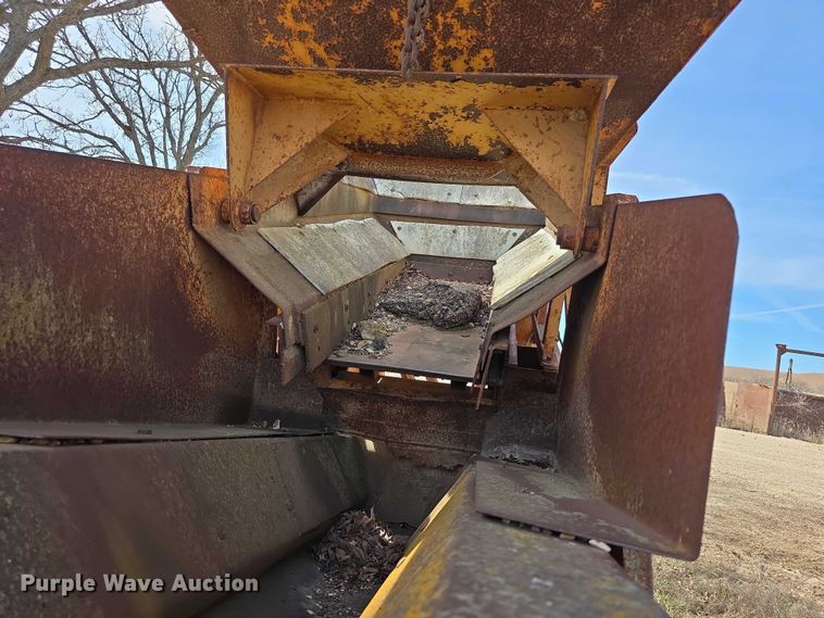 image for item FI0859 Kolberg  224-P vibrating rock screen