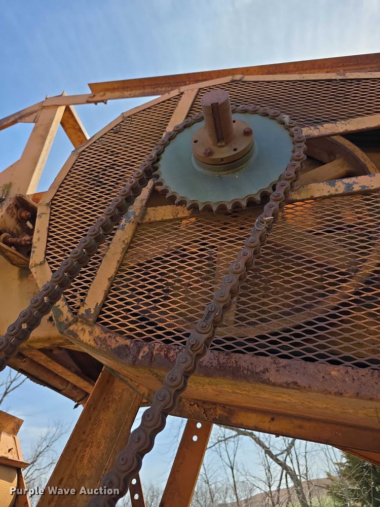 image for item FI0859 Kolberg  224-P vibrating rock screen