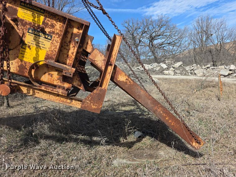 image for item FI0859 Kolberg  224-P vibrating rock screen