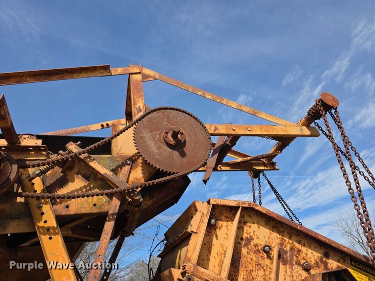 image for item FI0859 Kolberg  224-P vibrating rock screen