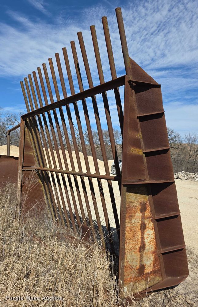 image for item FI0859 Kolberg  224-P vibrating rock screen