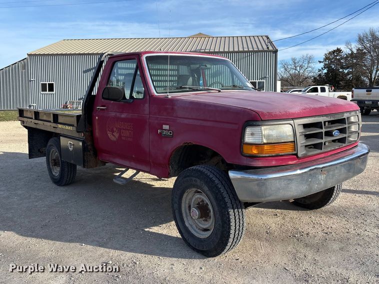 image for item FI0868 1994 Ford F350 XL flatbed pickup truck