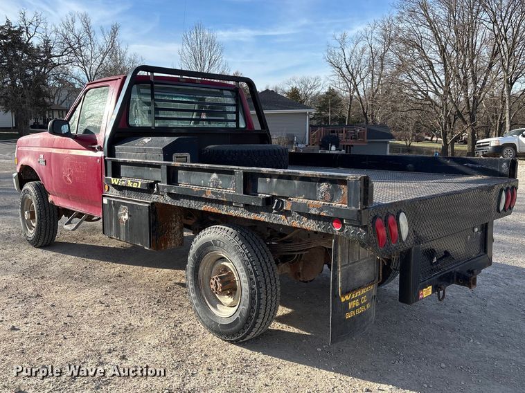 image for item FI0868 1994 Ford F350 XL flatbed pickup truck