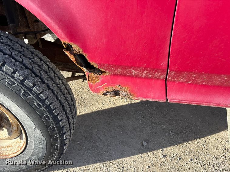 image for item FI0868 1994 Ford F350 XL flatbed pickup truck