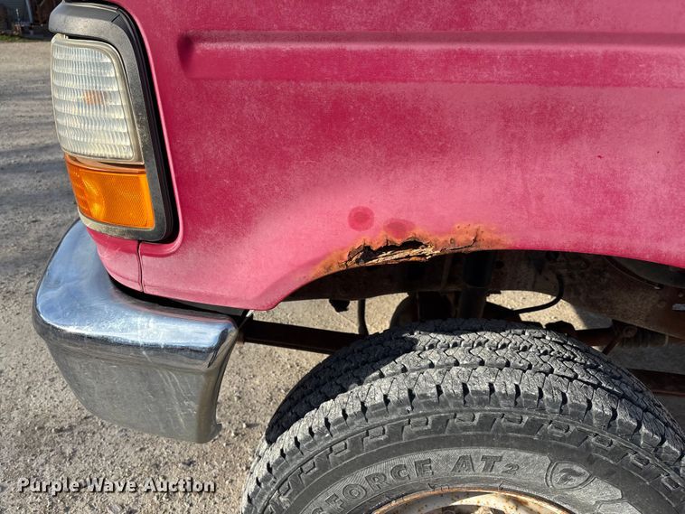 image for item FI0868 1994 Ford F350 XL flatbed pickup truck