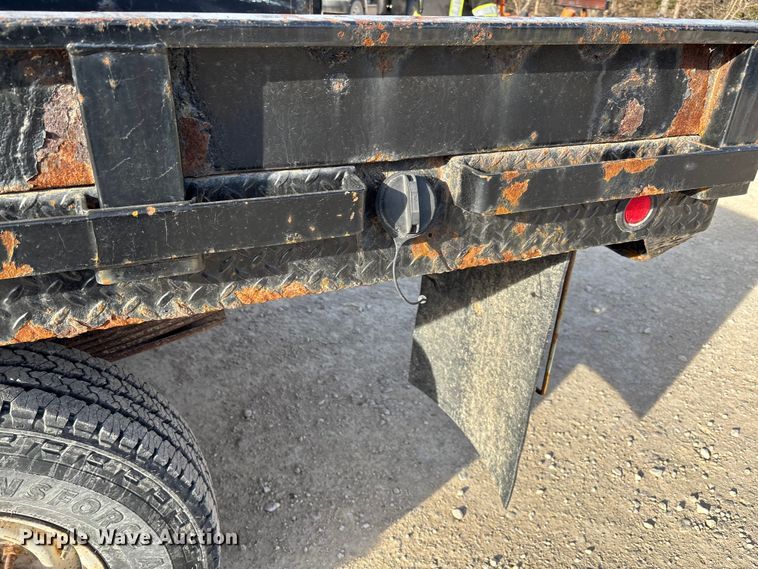 image for item FI0868 1994 Ford F350 XL flatbed pickup truck