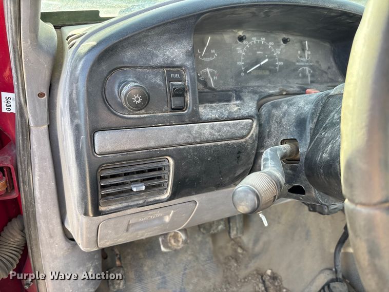 image for item FI0868 1994 Ford F350 XL flatbed pickup truck