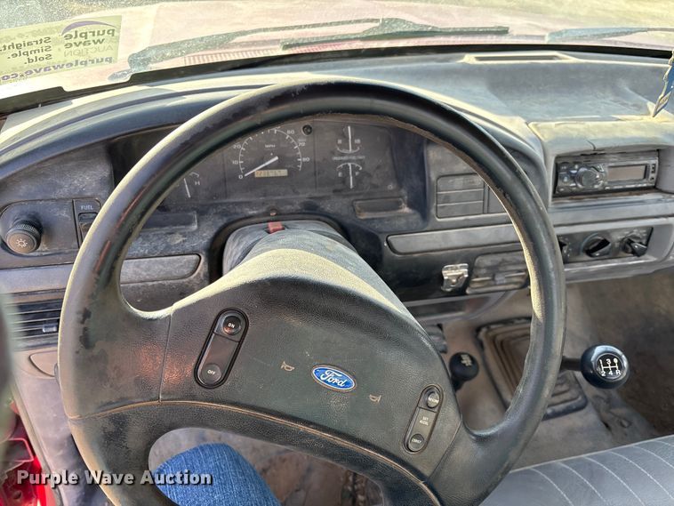 image for item FI0868 1994 Ford F350 XL flatbed pickup truck