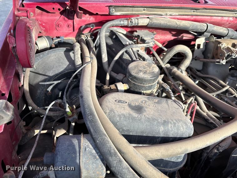 image for item FI0868 1994 Ford F350 XL flatbed pickup truck