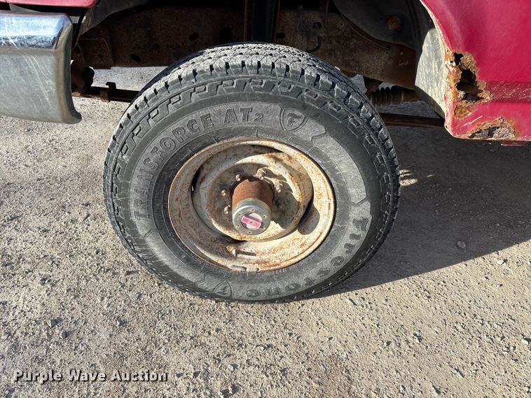 image for item FI0868 1994 Ford F350 XL flatbed pickup truck