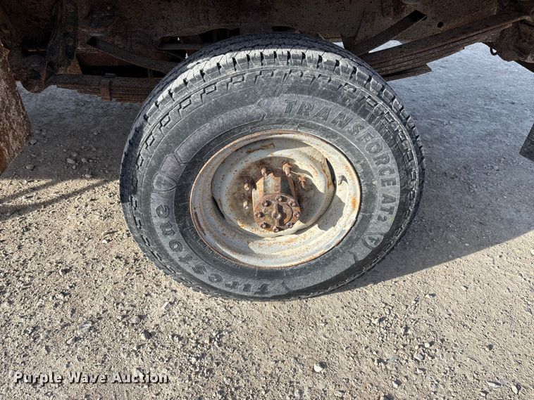 image for item FI0868 1994 Ford F350 XL flatbed pickup truck