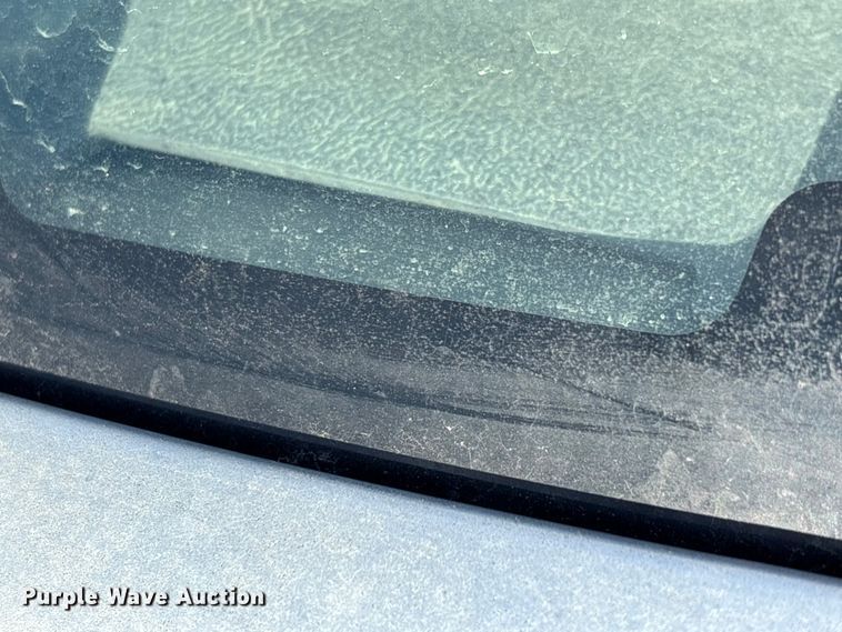 image for item FI0868 1994 Ford F350 XL flatbed pickup truck